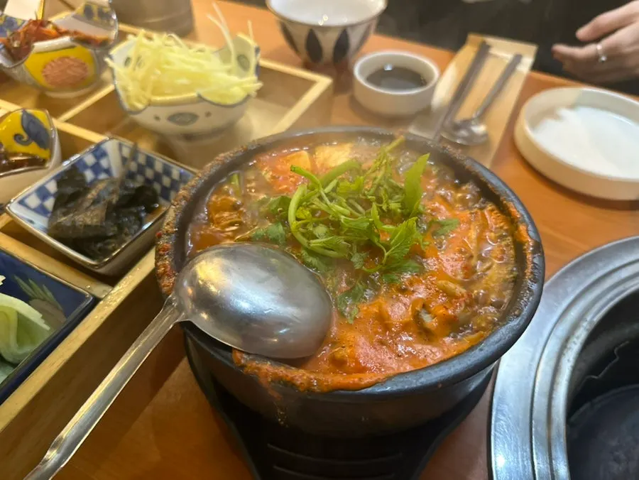 Soy sauce and spicy grilled eel order