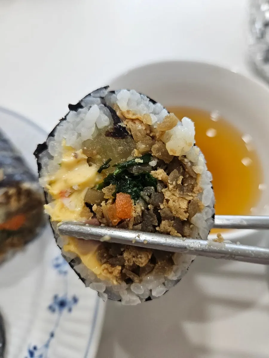 Spicy pepper and cheese yubu gimbap