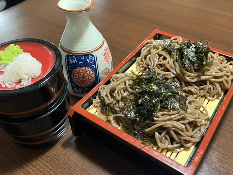 Cold soba broth with ice