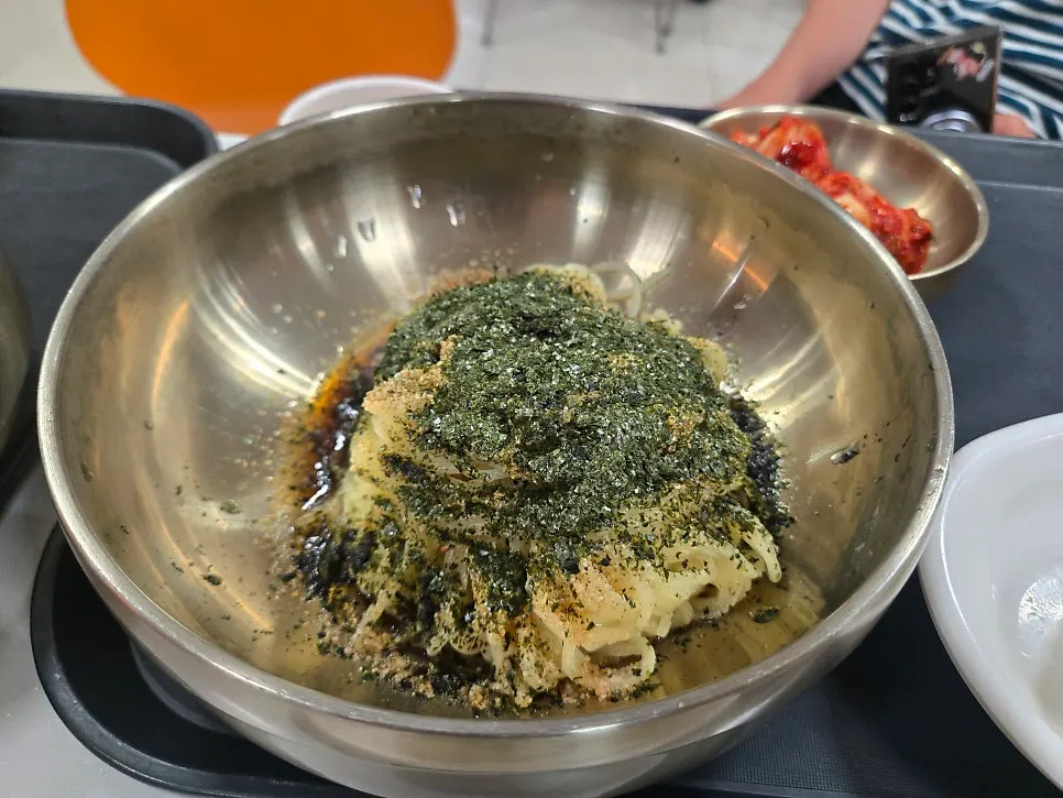 Perilla oil milmyeon topped with seaweed