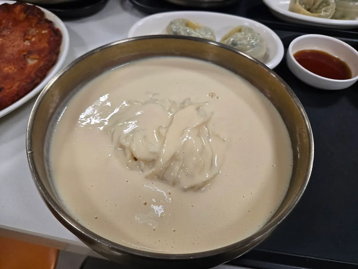 Sangam Hoegwan's kongguksu with broth as thick as cream sauce