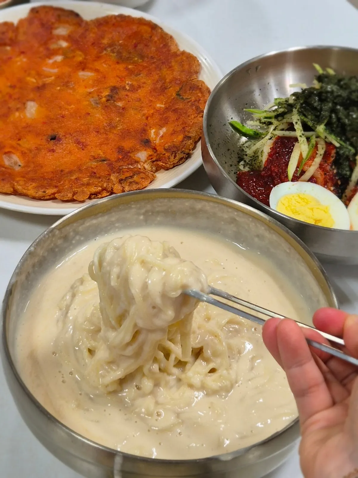 Sangam Hoegwan's upsized kongguksu bowl