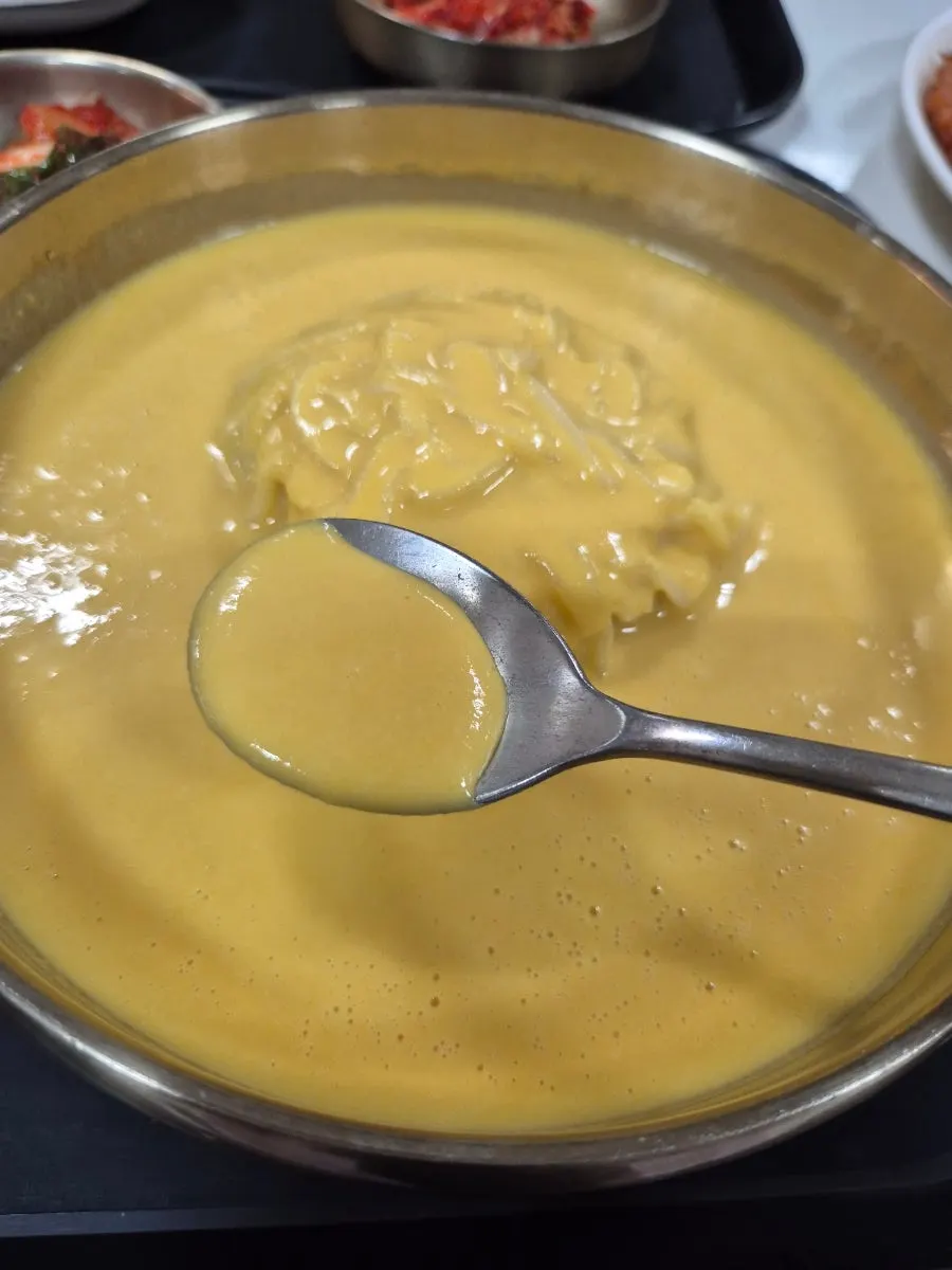 Pumpkin kongguksu dumpling set with two dumplings