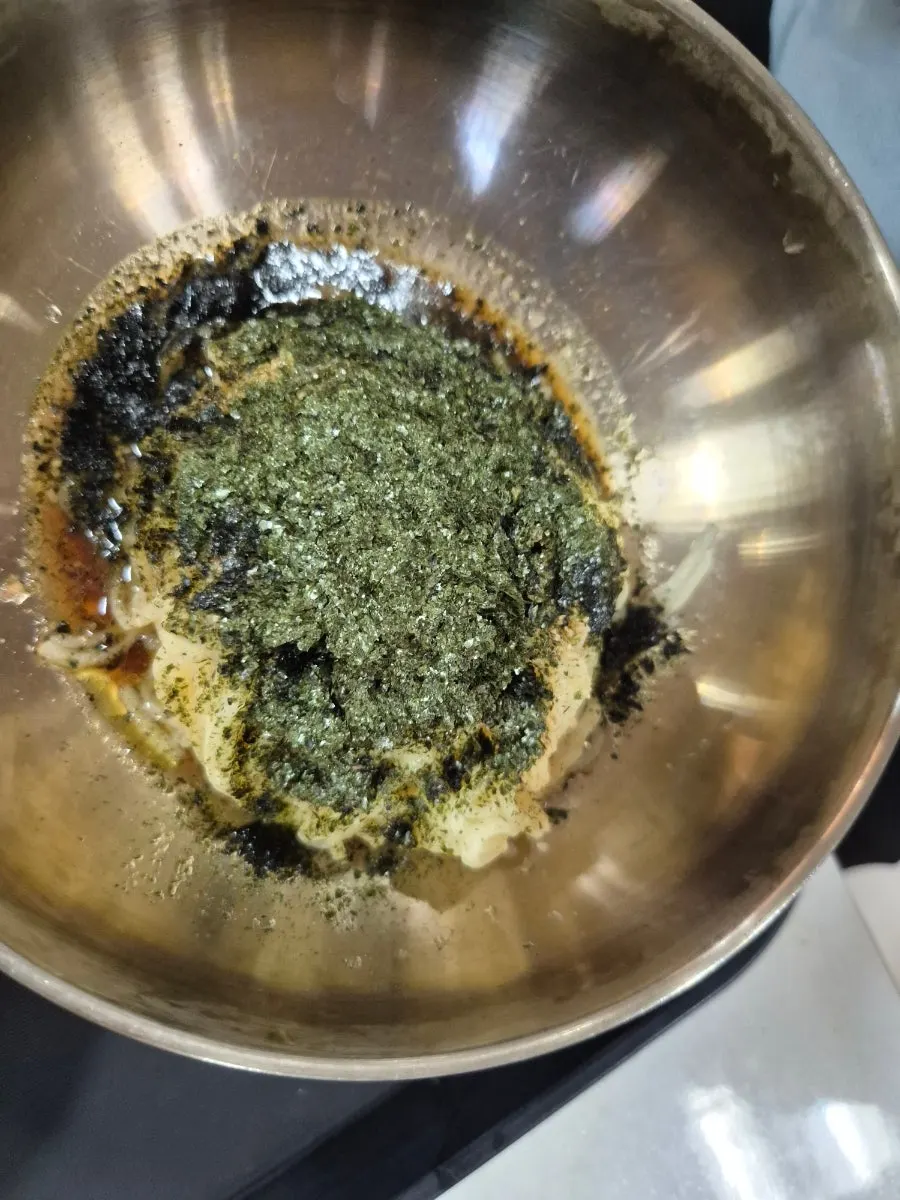 A bowl of perilla oil mil-myeon