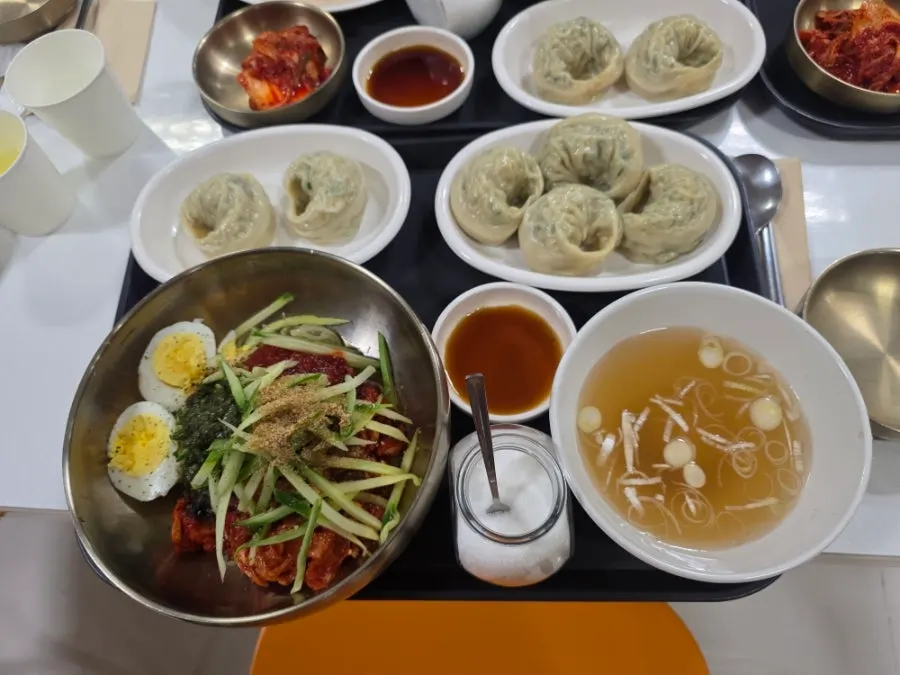 바삭하게 익은 김치전