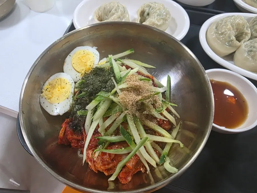 김치전 한 접시 근접 사진