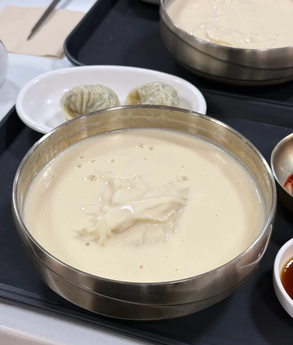 꾸덕하고 진한 상암회관 콩국수