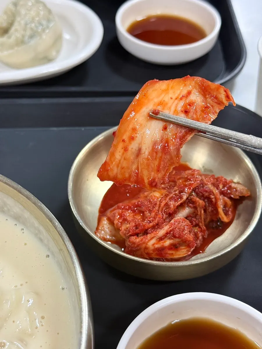 콩국물이 잘 묻은 탱글한 면