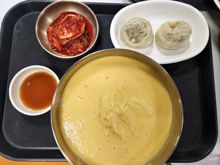 친구가 주문한 단호박콩국수