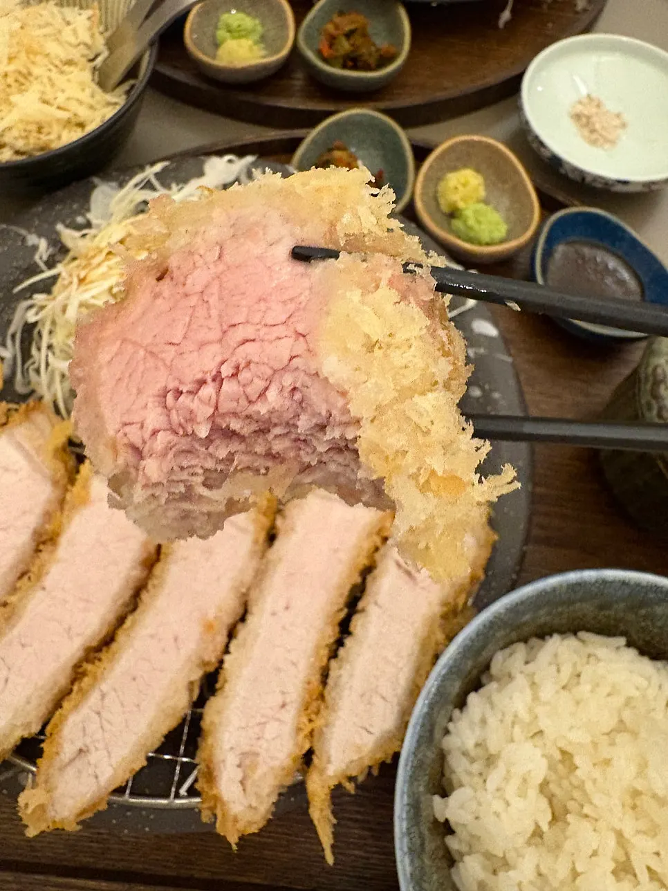 Special tenderloin katsu y sus acompañamientos