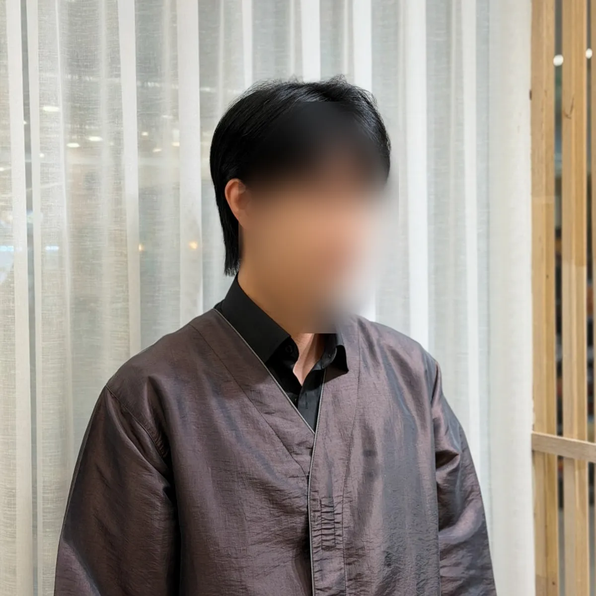 Men's long hair style after the leaf cut and gray coverage dye