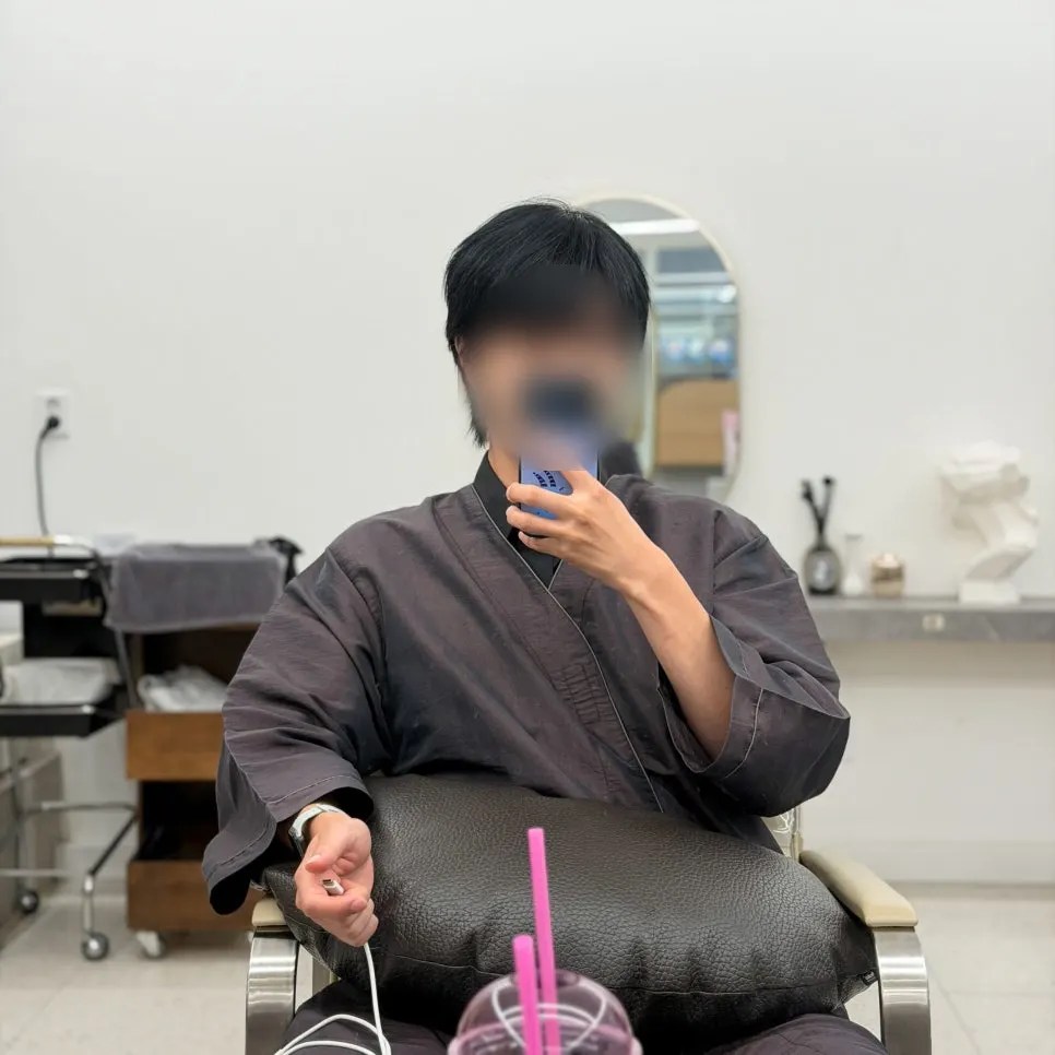 Men's long hair before the leaf cut and gray coverage dye
