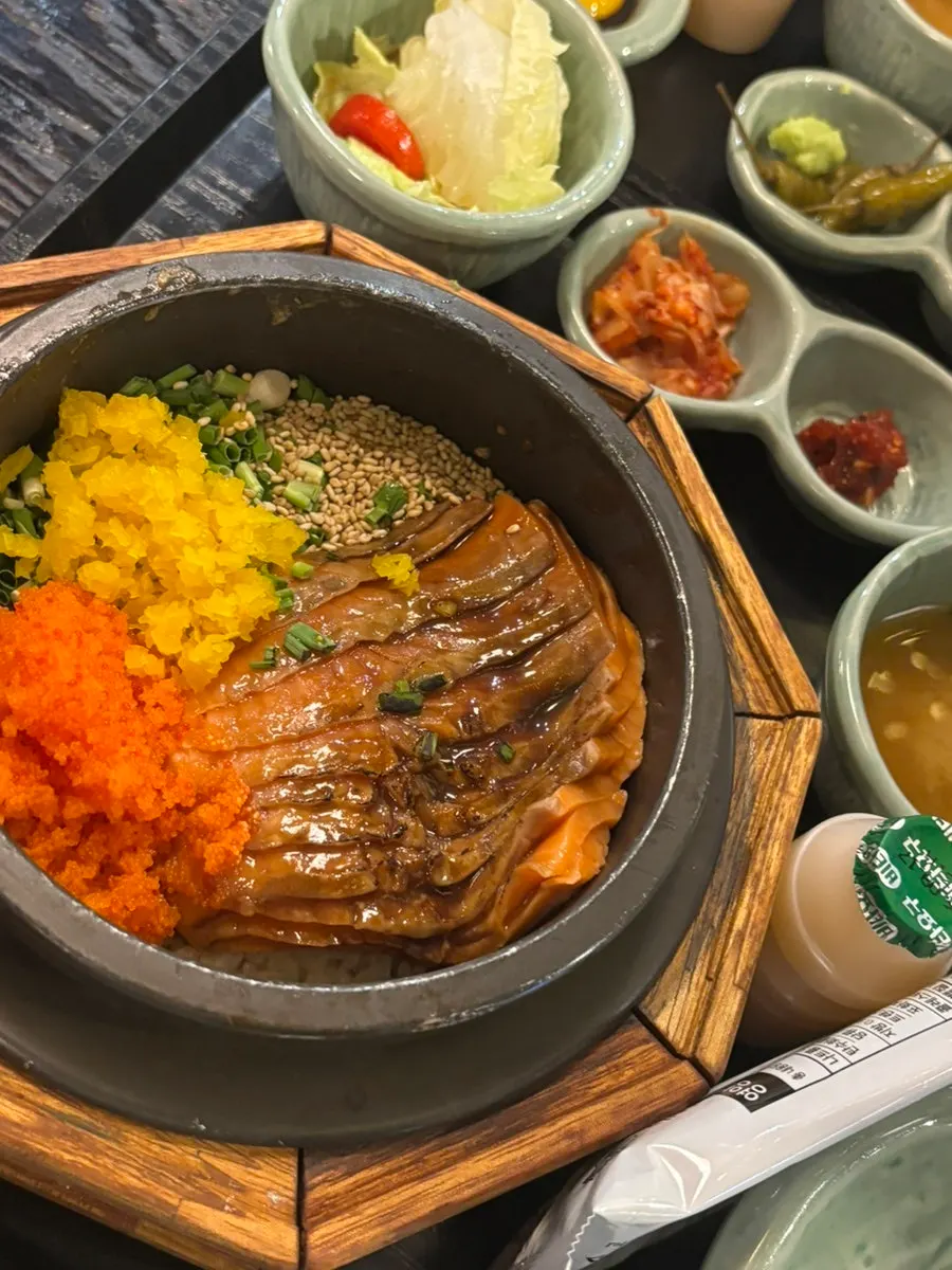 The salmon pot rice ordered alongside it