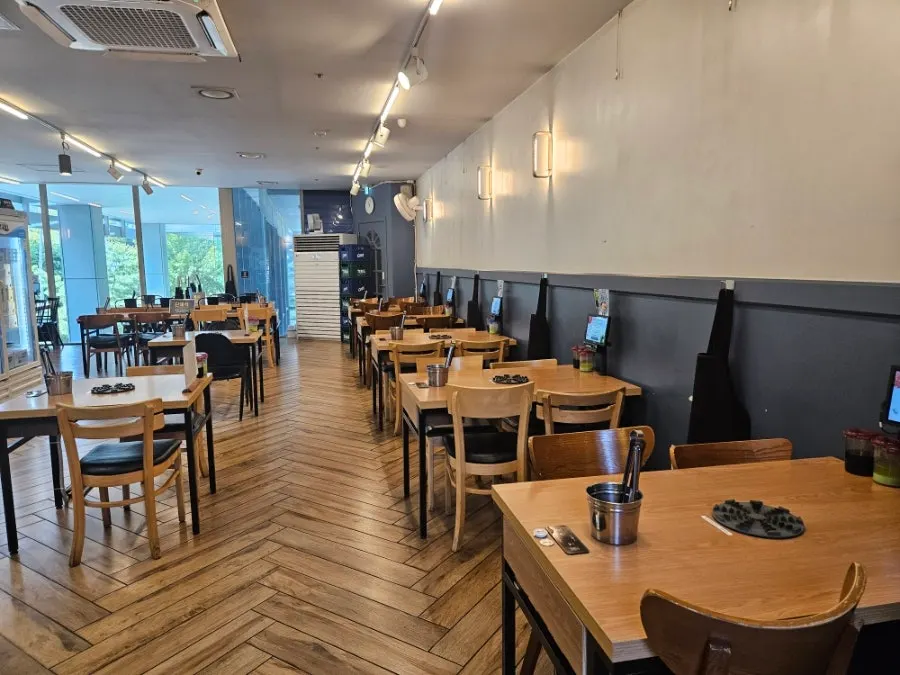 Visiting the restaurant inside Woori Technology Building