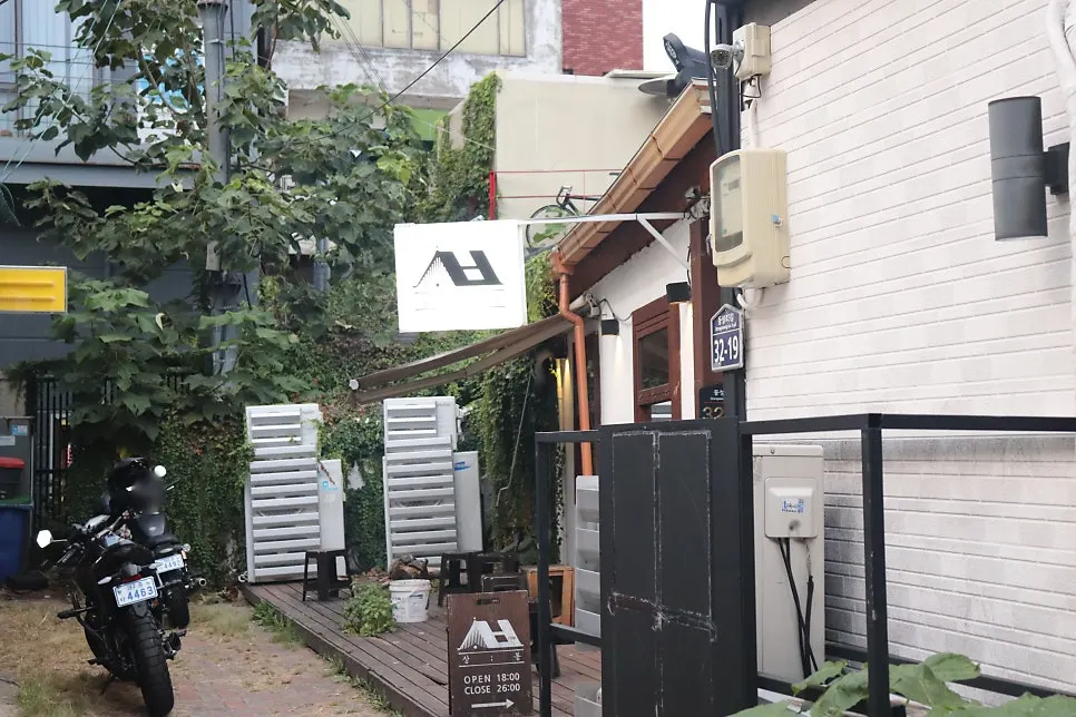 Entrance of the Sangbong Dongseong-ro bar