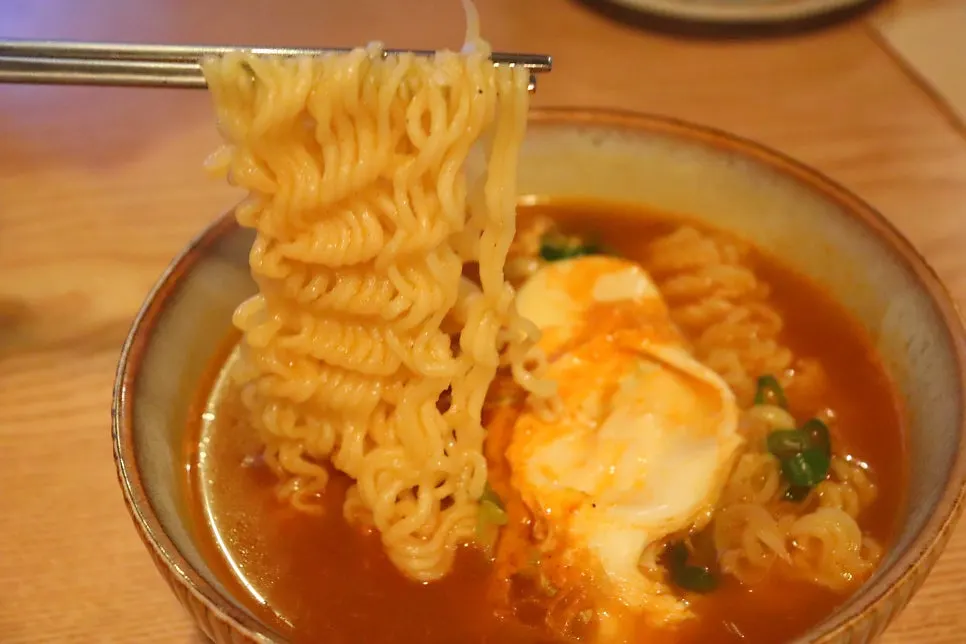 Table set with both suyuk and ramyeon