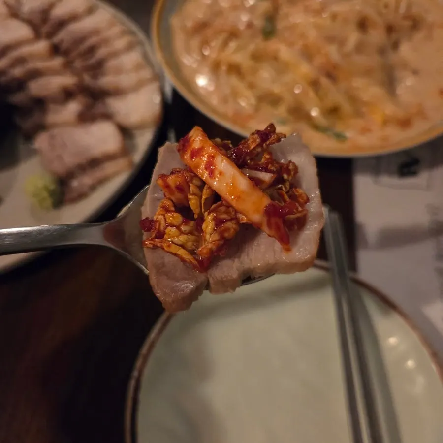 맥주와 함께 즐기는 수육 한 점