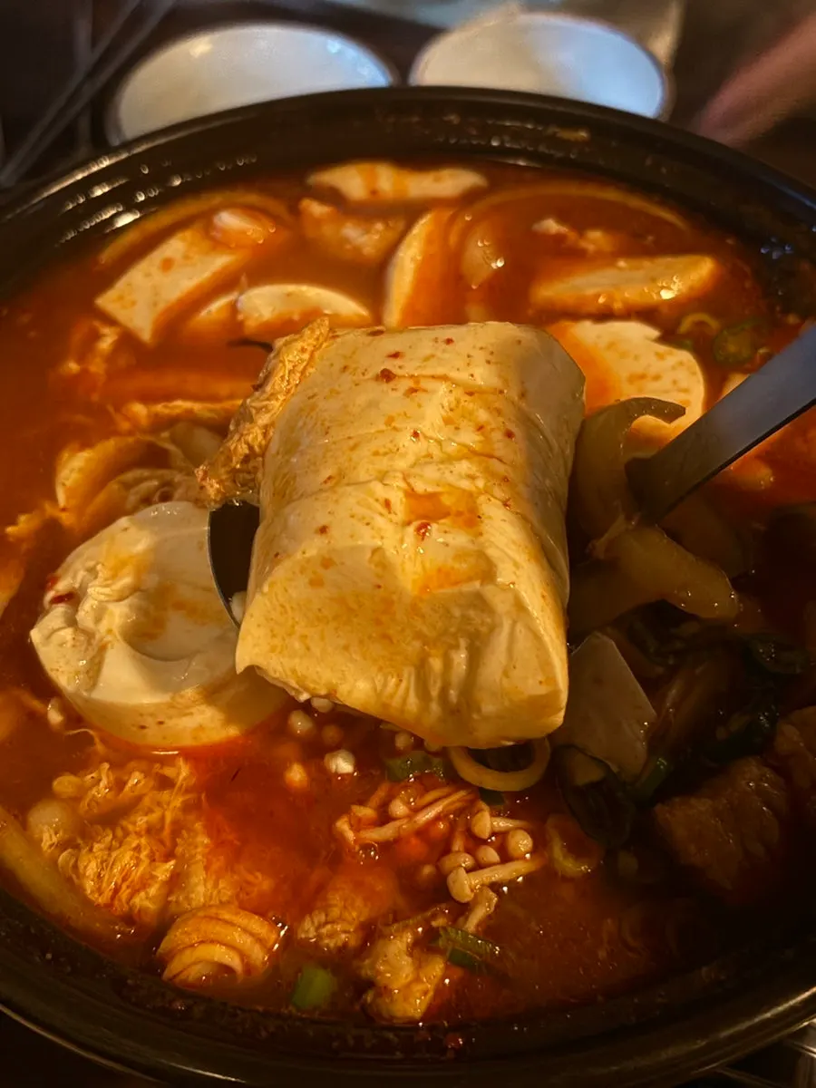 수제비 추가한 순두부전골 상차림