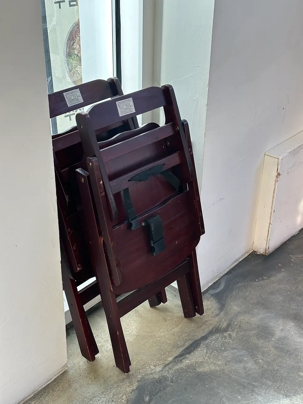 Disposable apron and baby chair provided at the restaurant
