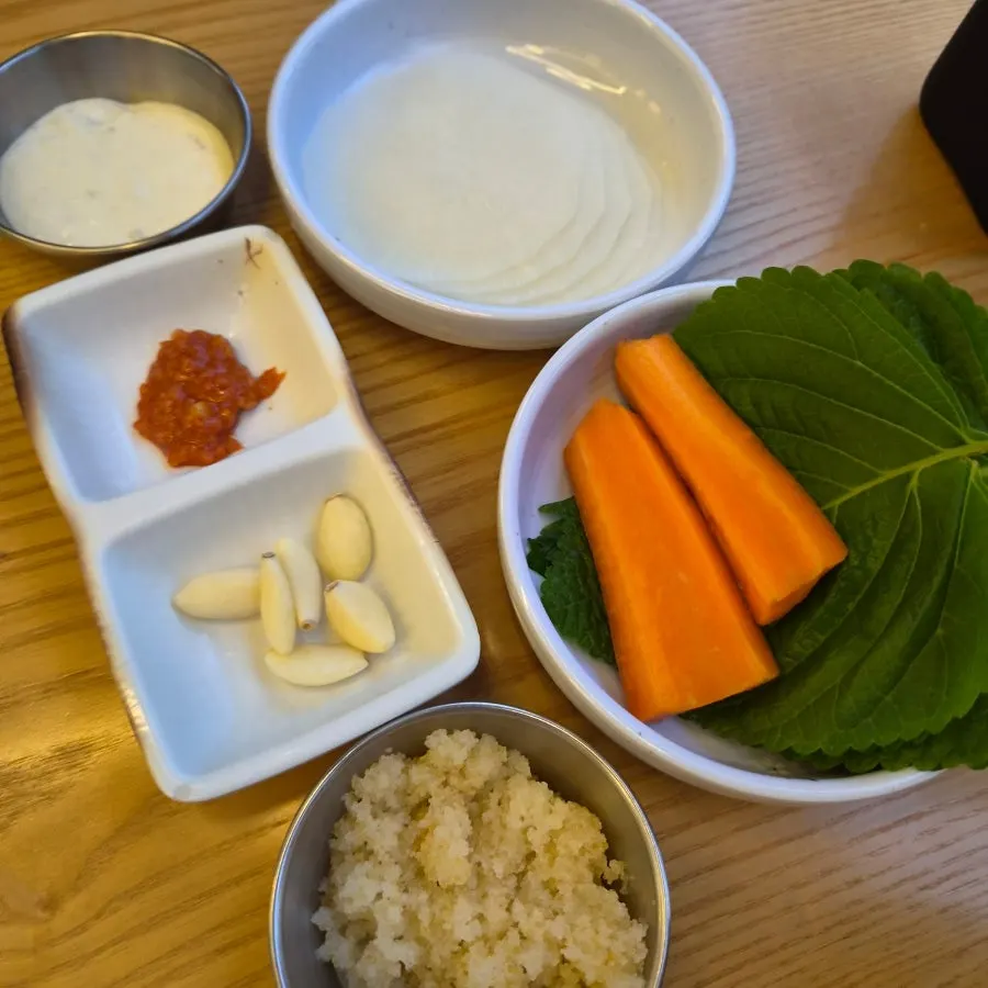 조아죽네쭈꾸미 마요네즈와 날치알 기본 반찬
