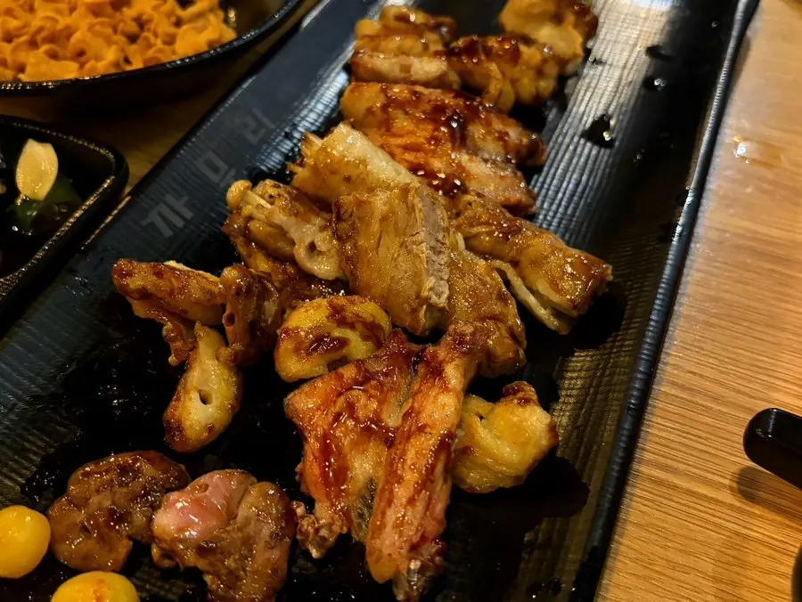 Assorted skewers with mild seasoning
