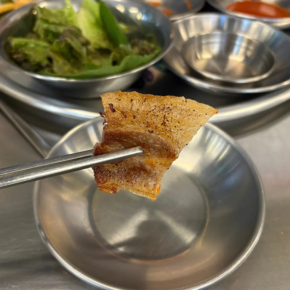 두부와 고기가 들어간 김치찌개 클로즈업
