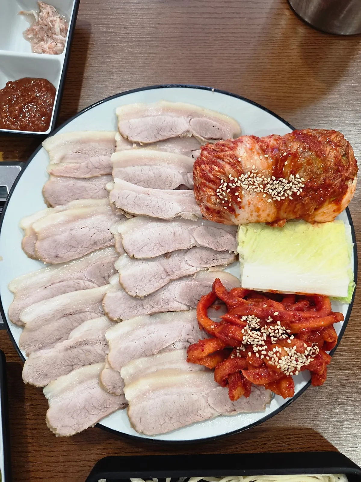 A plate of gabrisal bossam, small size