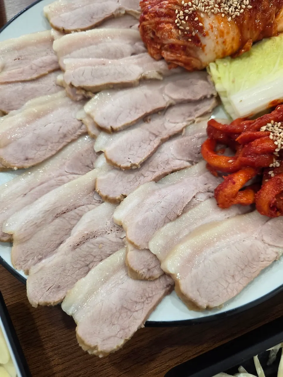 Long, neatly sliced gabrisal bossam meat