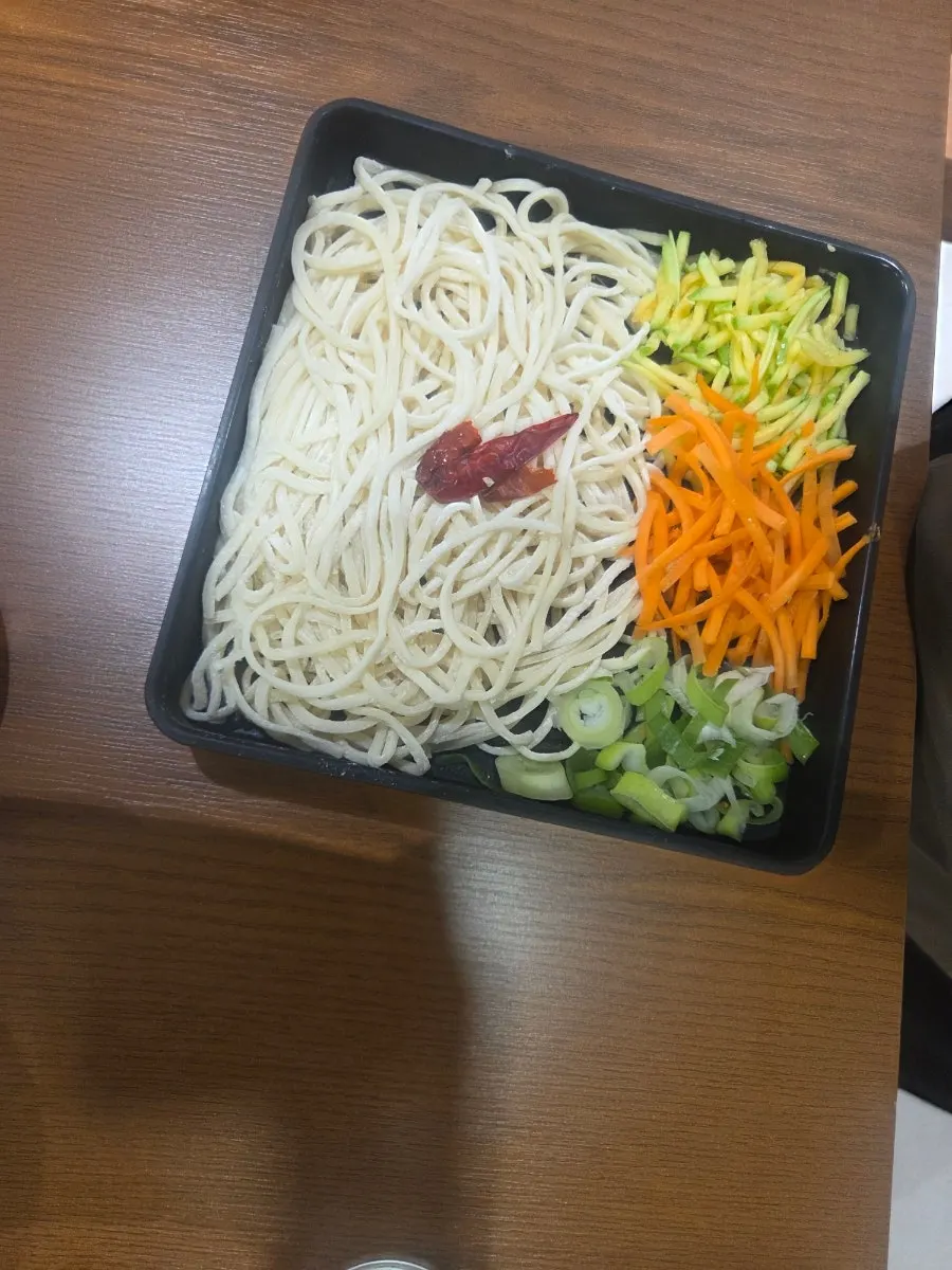 기본반찬 김치와 부추김치