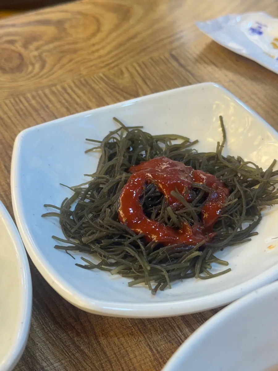 콩나물무침 밑반찬 접시