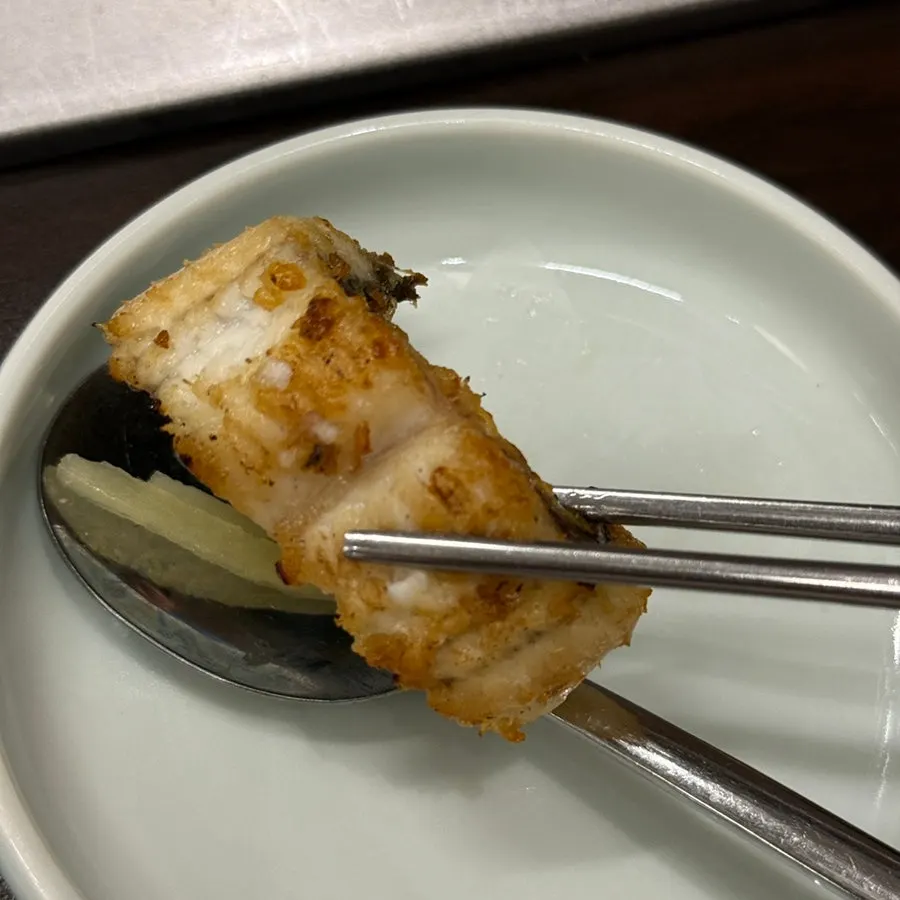 Thick-cut salt-grilled eel