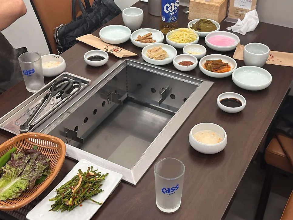 장어구이 기본찬과 장어죽 상차림