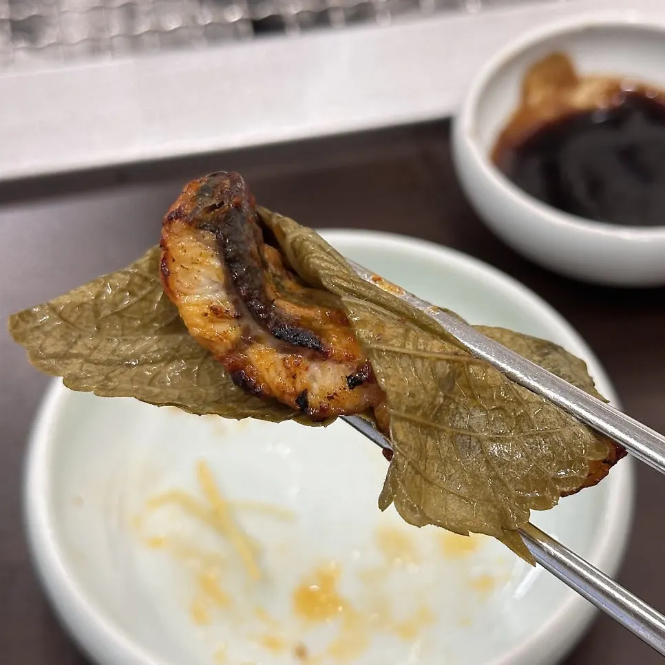 고추장 장어구이와 곁들임 반찬
