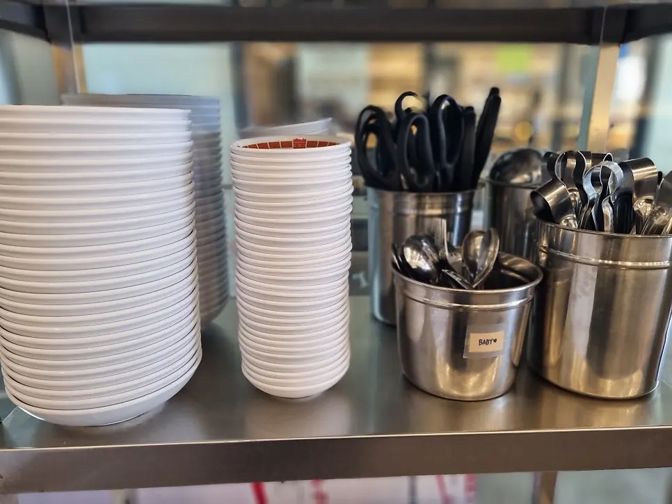 Photo of the clean place settings at Glory Works