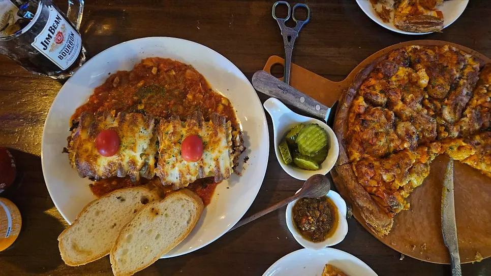Scissors used to cut the lasagna