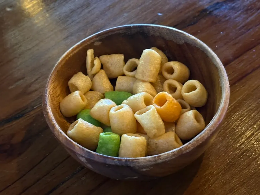 피플앤피플즈 메뉴판과 무알콜 맥주