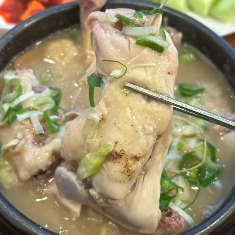 결대로 찢어지는 야들야들한 닭고기