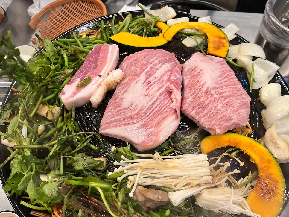Specially made domestic cast-iron pot lid grill