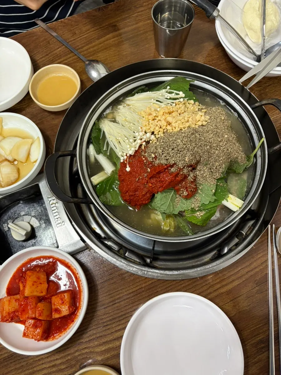 Gamjatang broth simmering