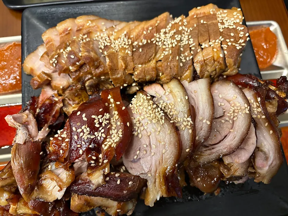따뜻하게 나온 족발