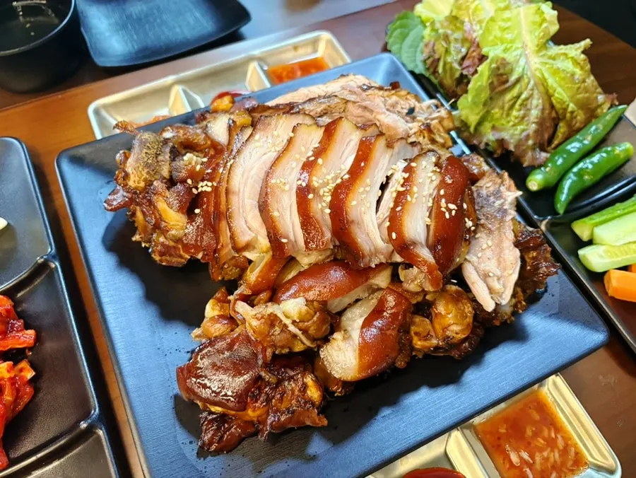 Plate of basic jokbal with glossy skin