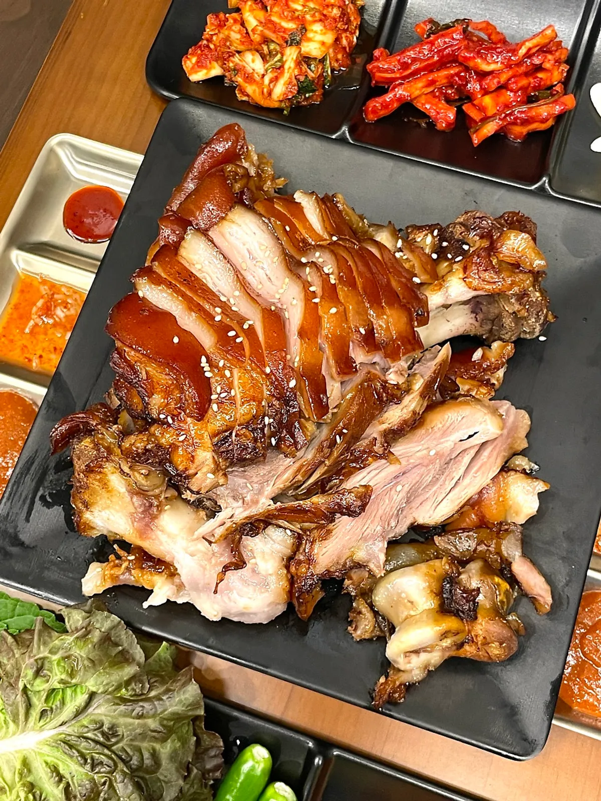 Piping-hot jokbal with sauces