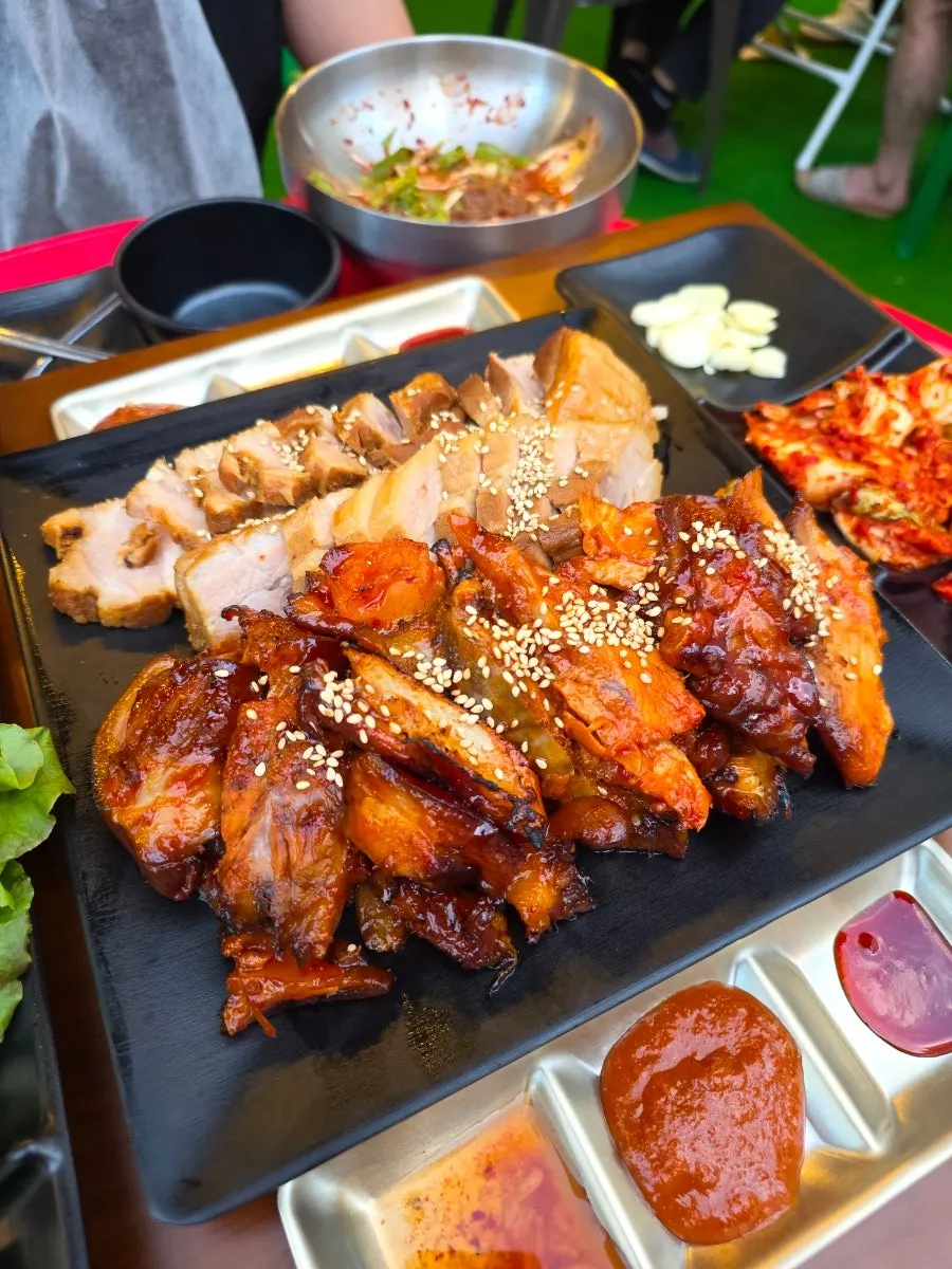 쫀득한 매운족발 메뉴