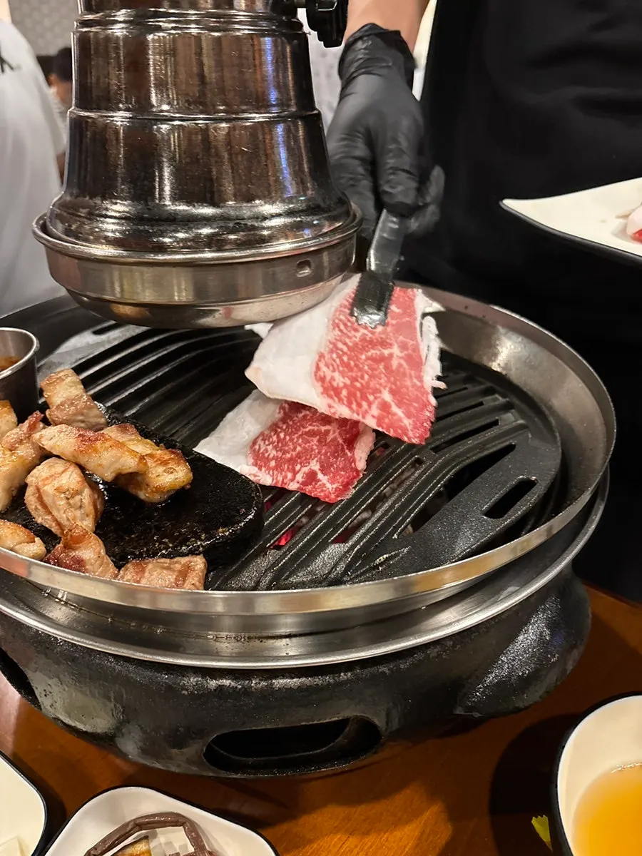금돈한마리세트 기본 반찬 상차림