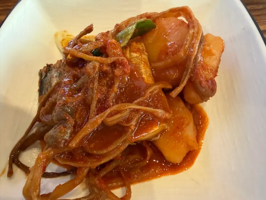 Pot of already-cooked galchi jorim served at Galchi Hanpan