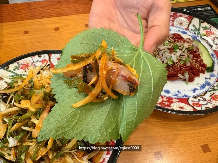 콩가루 듬뿍 올린 막회