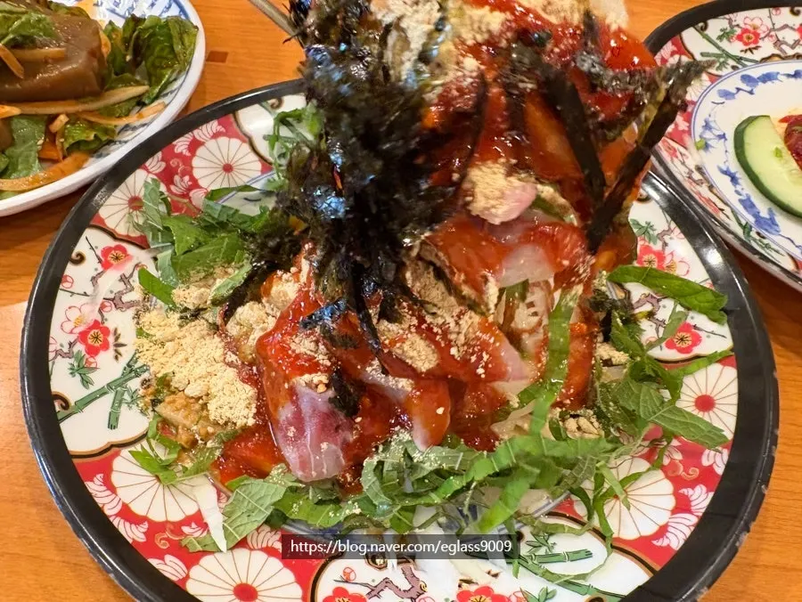 깻잎에 싼 막회 한 쌈
