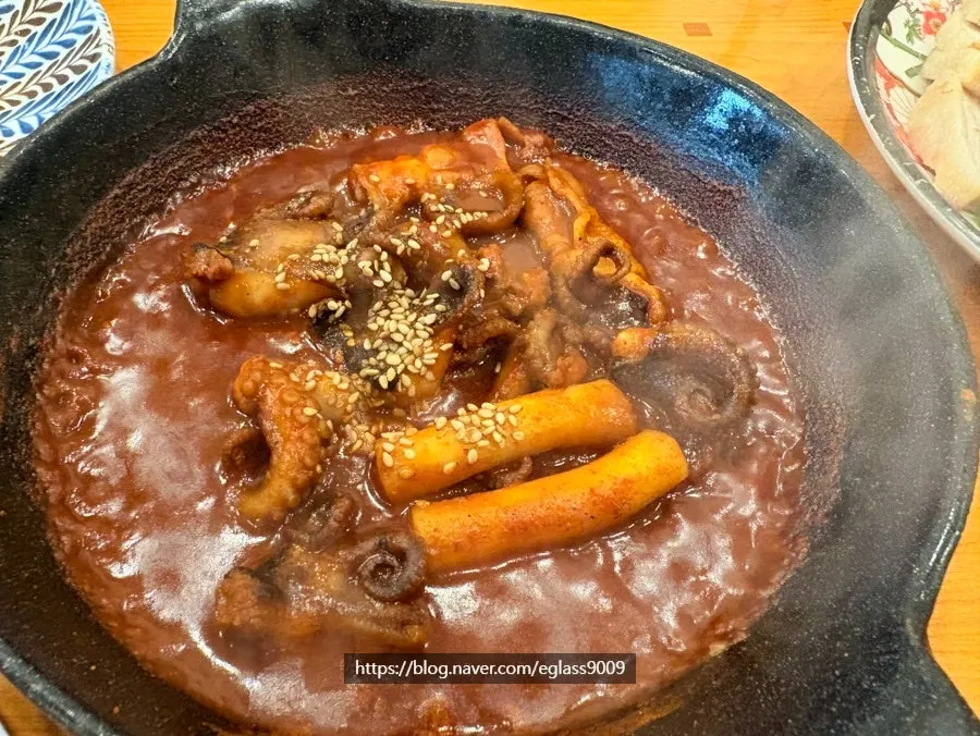 양념 가득한 신쭈꾸미볶음