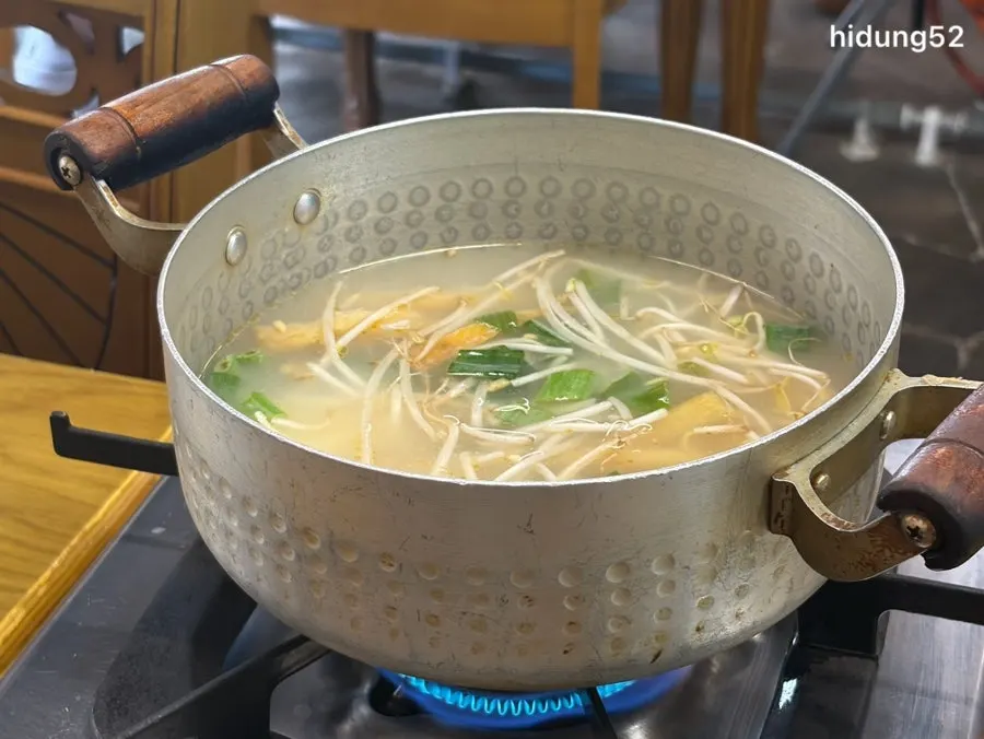 도토리묵 무침이 포함된 밑반찬