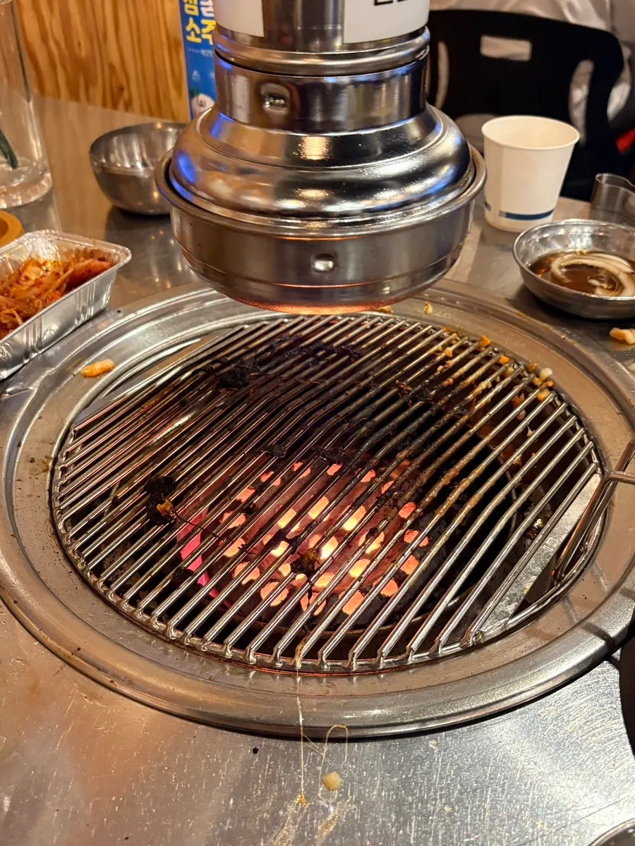 Table cleared after the two diners finished their meal at Sangnok Hoegwan Goseong Branch